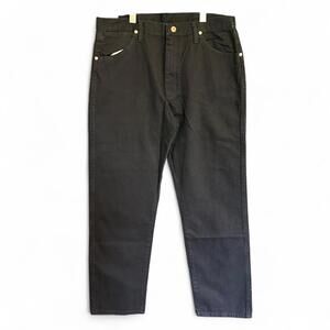 Black NWT (new with tags) Wrangler Cowboy Cut jeans!